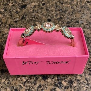 Betsey Johnson gold multi-tone flower bangle